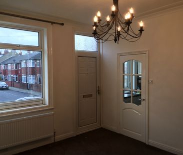 3 Bed Terraced House, Strathmore View, LS9 - Photo 6