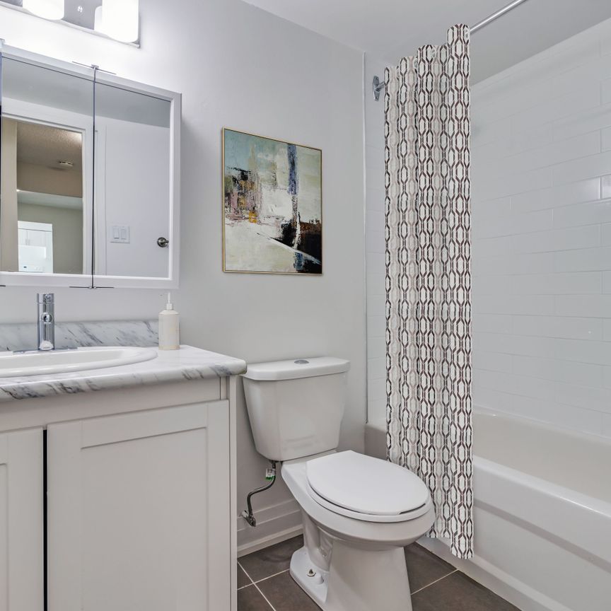 Bachelor Apartment - Photo 1