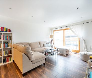 2 bedroom flat to rent - Photo 2