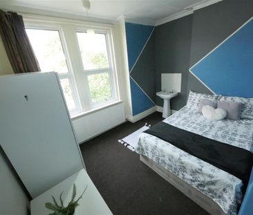 Overdale, Bournemouth, BH1 - Photo 2