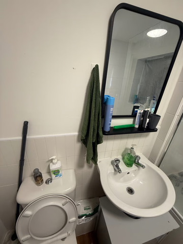 1 bedroom in a house share to rent - Photo 3
