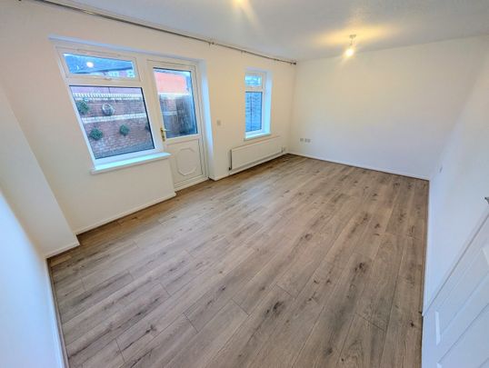 A 3 Bedroom Terraced - Photo 1