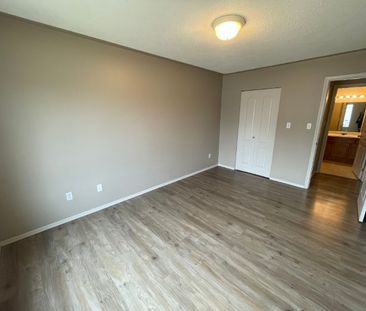 Gorgeous 2-Bedroom Ground Floor Condo in Stony Plain - Photo 4
