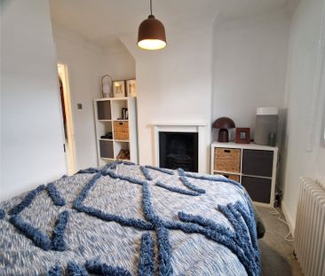 2 bedroom terraced to rent - Photo 2