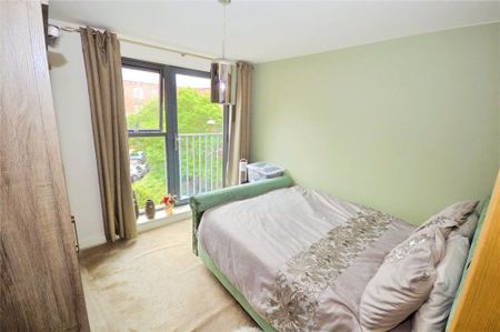 2 bedroom flat to rent - Photo 5