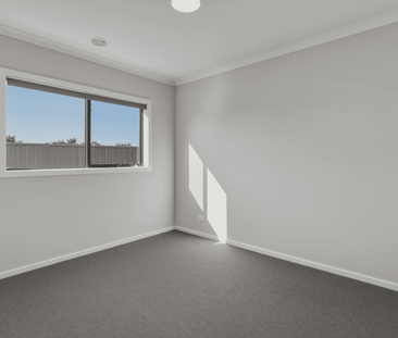 Spacious Family Home with Dual Ensuites in Prime Court Location - Photo 3