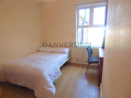 4 bedroom terraced house to rent - Photo 2