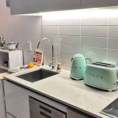 Beautiful urban CBD apartment! - Photo 1