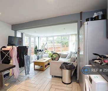 1 bedroom in a house share to rent - Photo 1