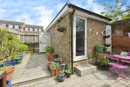 Park View, HODDESDON - Photo 5