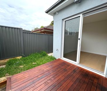 NEAR NEW GRANNY FLAT - 1 BEDROOM - Photo 4
