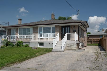 For Lease - 208 GILTSPUR Drive Unit# LOWER, Toronto, Ontario - Photo 2