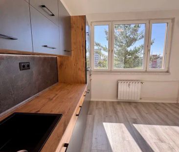 Pronájem částečně zařízeného krásného bytu 1+1 38 m - Photo 3