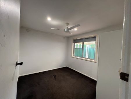 4/7 Lake Ave , MITCHAM - Photo 5