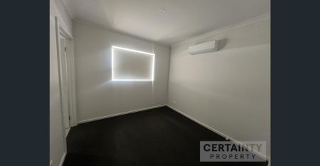 Limited Offer – Modern Ensuite Room in Stylish Co-Living Home, 1 Week Free & Price Negotiable $300 P/W - Photo 3