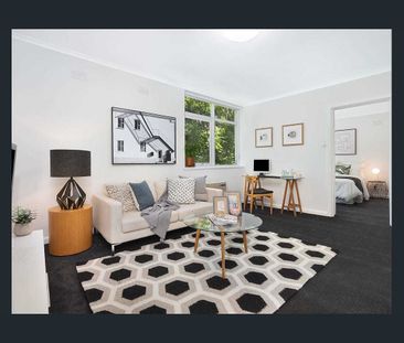 Immaculate Living, Whitegoods Included, Free Water - Photo 1