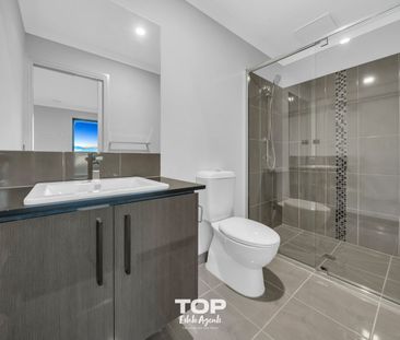 Modern Family Comfort in the Heart of Clyde - Photo 5