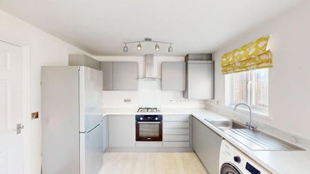 3 bedroom terraced house to rent - Photo 3