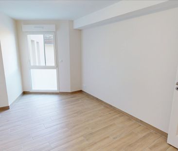Location Appartement 2 pièces 45m² - Photo 2