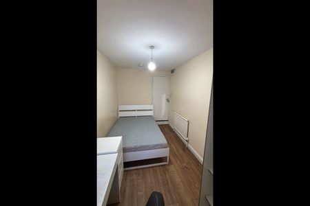 Room in a Shared House, Wilberforce Road, LE3 - Photo 2