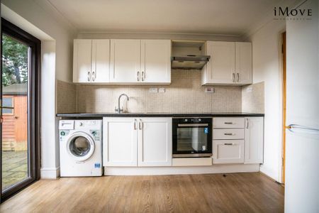3 bedroom semi-detached house to rent - Photo 5