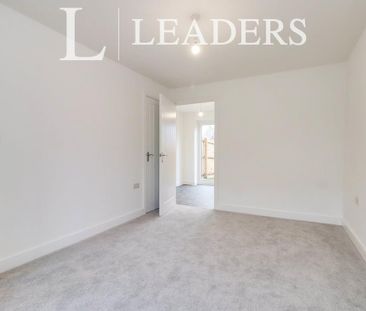 2 bedroom end of terrace house to rent - Photo 3