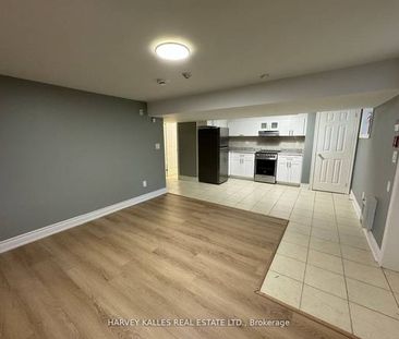 One free month's rent Spacious modern feel affordable! - Photo 1