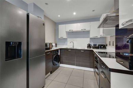 Modern four bedroom home with a private garden, within close proximity to Walton-On-Thames and Hersham. - Photo 3