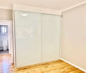 Fully Renovated Home - Photo 4