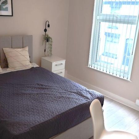 2 bedroom terraced house to rent - Photo 4