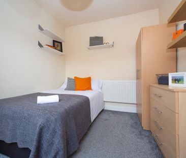 5 bedroom terraced house to rent - Photo 4