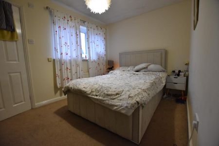 3 bedroom end of terrace house to rent - Photo 5