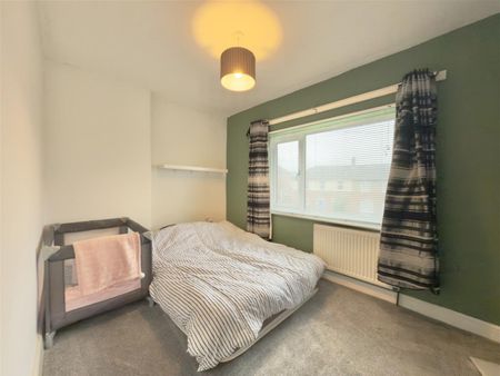 3 bedroom House To Let - Photo 4