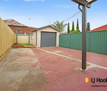 Stylish Semi In Prime Ashfield Location - Comfort, Space & Convenience - Photo 4