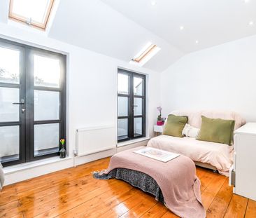 6 Bed Terraced House, Rushmore Road, E5 - Photo 1