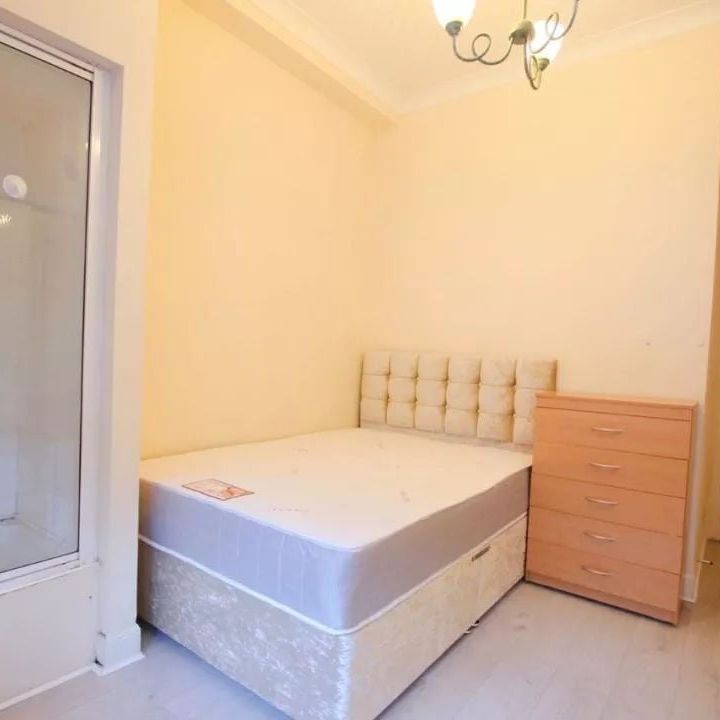 3 Bed Flat, Byres Road, G11 - Photo 1