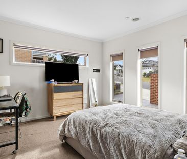 Modern 3 bedroom home - Photo 4