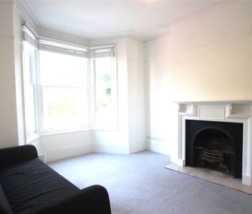 Well Presented Double Bedroom within a shared house- Catford, SE6! - Photo 4