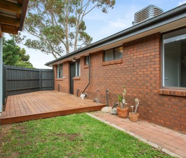 Stunning 3 Bedroom Home! - Photo 4