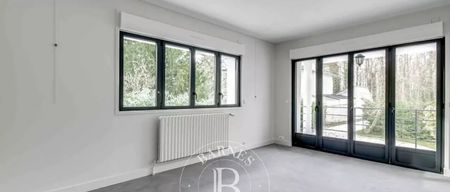 Maison • Gressets-Centre-Garenne-Bechevet - Photo 2