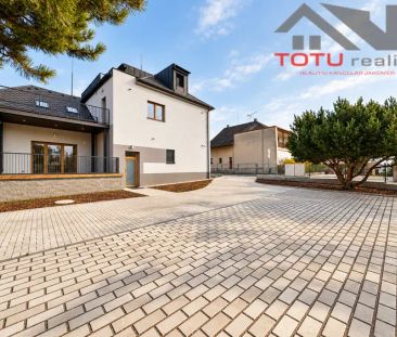 Pronájem moderního podkrovního bytu 1+kk, 45,1 m - Fotografie 4