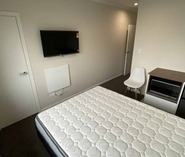 Hospital - Lake location - Photo 1