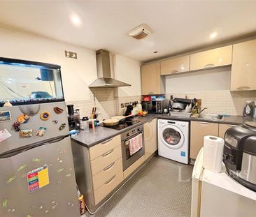 2 bedroom flat to rent - Photo 3