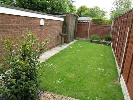 2 bed semi-detached house to rent in Rosewood Close, Bridlington, East Yorkshire, YO16 - Photo 3