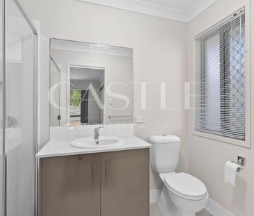 Exquisite Family Home In Sought After Suburb - Photo 6