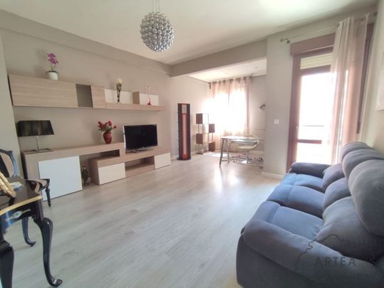 Alquiler de piso en Calle Juan de Garay - Photo 1