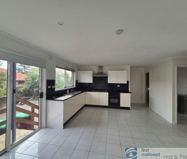 4 Heywood Grove, Endeavour Hills - Photo 1