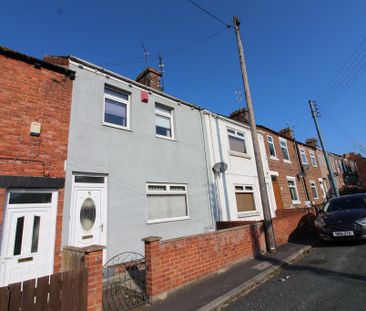 3 bedroom terraced house to rent - Photo 1