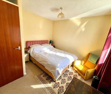 2 bedroom end of terrace house to rent - Photo 3