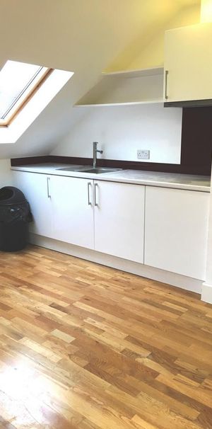 Studio to rent - Photo 1